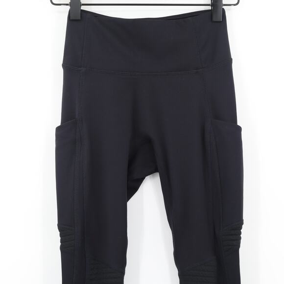 Fabletics Women's Anywhere High-Waisted Moto 7/8 Black Leggings Sz XXS NEW - Picture 3 of 10